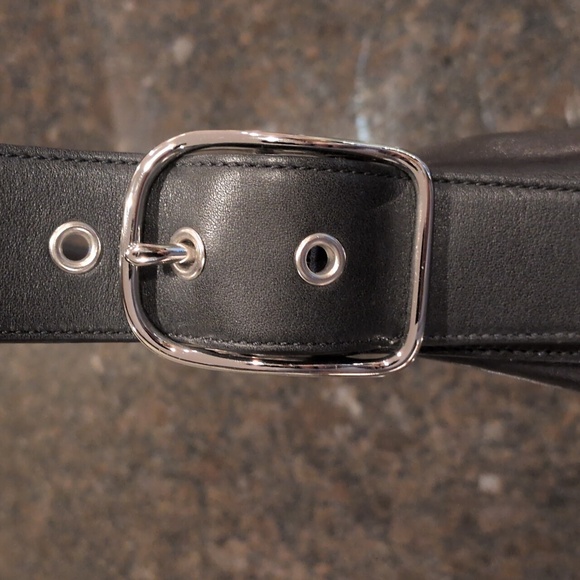 Stylish Black Leather Coach Large Bucket Bag - Picture 7 of 8